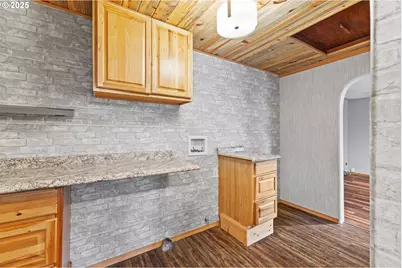 1095 E 2nd St, Coquille, OR 97423 - Photo 17