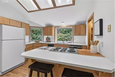 2736 Harlow Rd, Eugene, OR 97401 - Photo 9