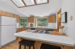 2736 Harlow Rd, Eugene, OR 97401 - Photo 9