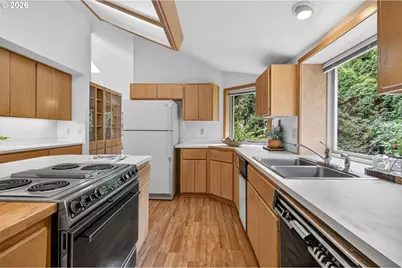 2736 Harlow Rd, Eugene, OR 97401 - Photo 11