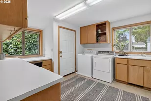 2736 Harlow Rd, Eugene, OR 97401 - Photo 29