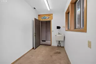 2736 Harlow Rd, Eugene, OR 97401 - Photo 33