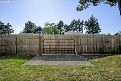 2019 40th St, Florence, OR 97439 - Photo 35