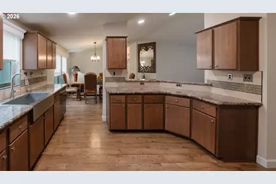 11520 SW Royal Villa Dr, Tigard, OR 97224 - Photo 3