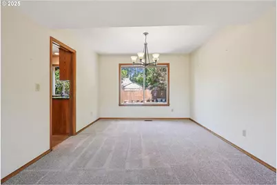 704 SE Greenway Dr, Gresham, OR 97080 - Photo 9