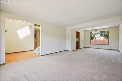 704 SE Greenway Dr, Gresham, OR 97080 - Photo 7