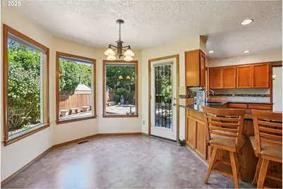 704 SE Greenway Dr, Gresham, OR 97080 - Photo 15