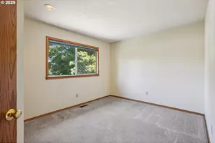 704 SE Greenway Dr, Gresham, OR 97080 - Photo 27