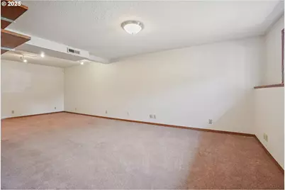 704 SE Greenway Dr, Gresham, OR 97080 - Photo 37