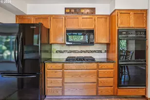 704 SE Greenway Dr, Gresham, OR 97080 - Photo 13