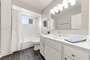 1807 NE Multnomah St, Portland, OR 97232 - Photo 29