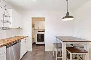 158 NE Garrecht St, Roseburg, OR 97470 - Photo 17