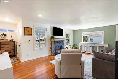 158 NE Garrecht St, Roseburg, OR 97470 - Photo 7