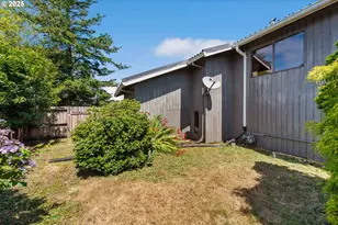 830 Signal Way, Coos Bay, OR 97420 - Photo 45