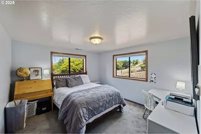 830 Signal Way, Coos Bay, OR 97420 - Photo 39