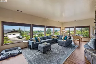 830 Signal Way, Coos Bay, OR 97420 - Photo 9