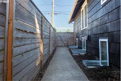 6204 NE Willow St, Portland, OR 97213 - Photo 33