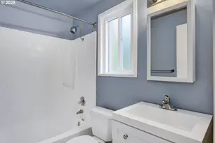 1640 Village Park Pl, West Linn, OR 97068 - Photo 19