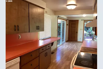 1210 SE 179th Ave, Portland, OR 97233 - Photo 5