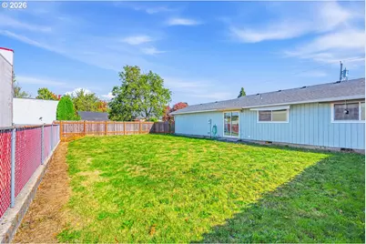 911 NW Victoria Ave, Gresham, OR 97030 - Photo 13