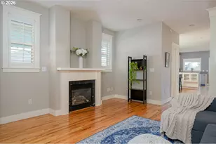 136 SE 71st Ave, Portland, OR 97215 - Photo 9