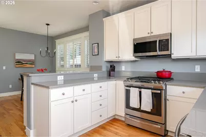 136 SE 71st Ave, Portland, OR 97215 - Photo 17