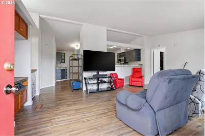 655 NE Burnett Rd #86, McMinnville, OR 97128 - Photo 3