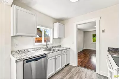 9103 NE Prescott St, Portland, OR 97220 - Photo 11