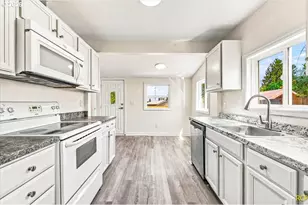 9103 NE Prescott St, Portland, OR 97220 - Photo 9