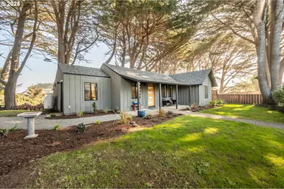 390 4th St SW, Bandon, OR 97411 - Photo 3