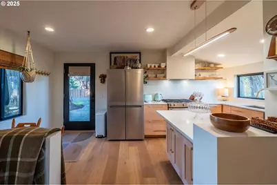 390 4th St SW, Bandon, OR 97411 - Photo 21