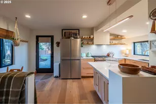 390 4th St SW, Bandon, OR 97411 - Photo 21