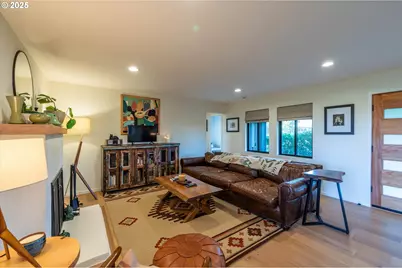 390 4th St SW, Bandon, OR 97411 - Photo 11