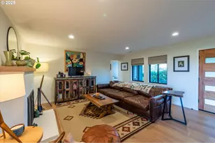 390 4th St SW, Bandon, OR 97411 - Photo 11