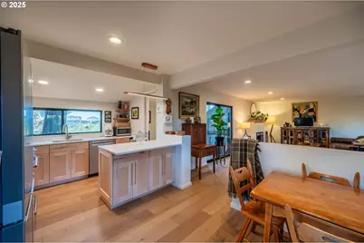 390 4th St SW, Bandon, OR 97411 - Photo 19