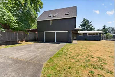 1696 Larkspur Loop, Eugene, OR 97401 - Photo 3