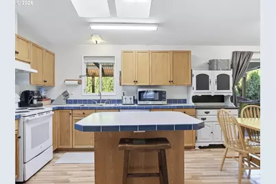 245 N Cedar St, Yamhill, OR 97148 - Photo 5