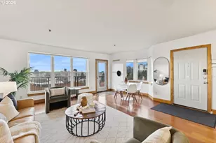 335 NW Uptown Terrace, Portland, OR 97210 - Photo 5