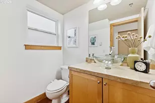 335 NW Uptown Terrace, Portland, OR 97210 - Photo 11