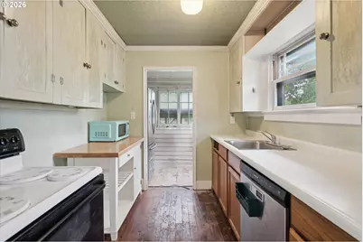 8521 SE Yamhill St, Portland, OR 97216 - Photo 17