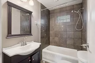 8521 SE Yamhill St, Portland, OR 97216 - Photo 23