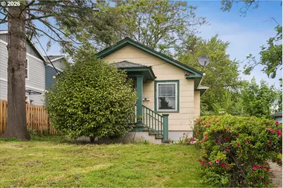 8521 SE Yamhill St, Portland, OR 97216 - Photo 3