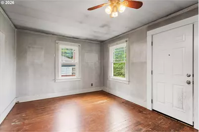 8521 SE Yamhill St, Portland, OR 97216 - Photo 7