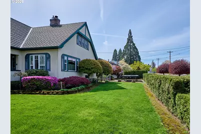 102 E 5th St, Molalla, OR 97038 - Photo 5