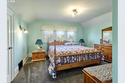 102 E 5th St, Molalla, OR 97038 - Photo 31