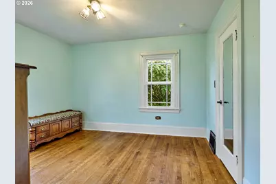 102 E 5th St, Molalla, OR 97038 - Photo 23