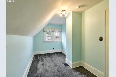 102 E 5th St, Molalla, OR 97038 - Photo 37