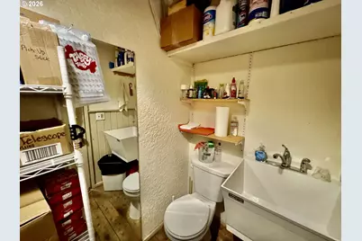1308 Bay St, Florence, OR 97439 - Photo 11