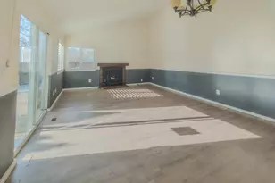 17610 NW Rolling Hill Ln, Beaverton, OR 97006 - Photo 3