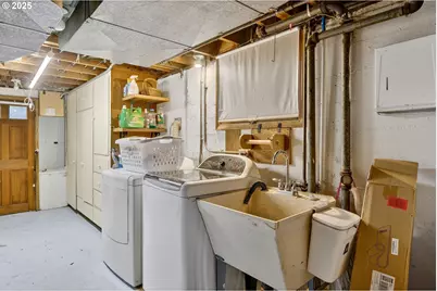 110 NE 130th Pl, Portland, OR 97230 - Photo 23